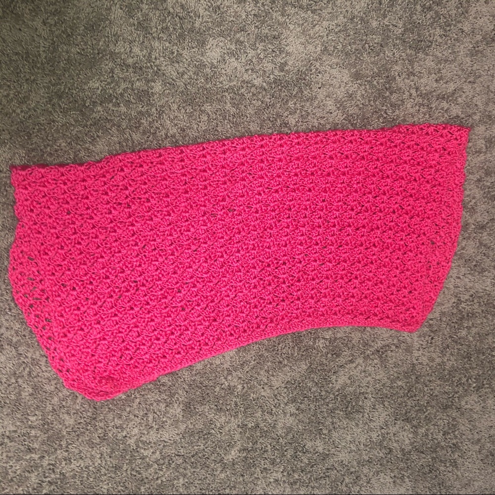 NEW Hand stitched woman’s pink infinity scarf - Picture 5 of 6